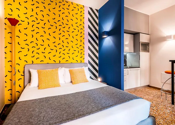 Futurism - Luxury By Design Club Collection 볼로냐