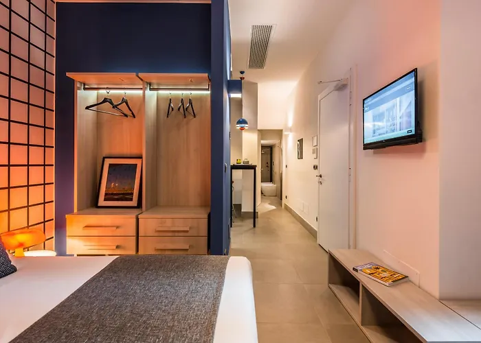 Futurism - Luxury By Design Club Collection 볼로냐